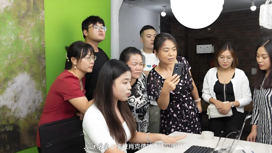 怀宁数智新农播电商班实训现场